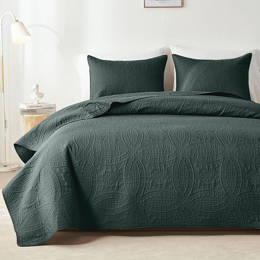 akkialla 118"x106" Forest Green California King Quilt Set, Oversized Floor-Length Bedspread, Modern Coin Pattern Microfiber Coverlet, 3-Piece All Season Bedding with 2 Pillow Shams
