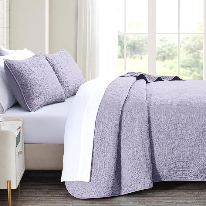 akkialla Lavender King/Cal King Quilt Set,Ultrasonic Lightweight Bedspread Coverlet for Modern Minimalist Bedroom,Soft Microfiber Coin Pattern Bedding,3-Piece (1 Quilt,2 Pillow Shams)