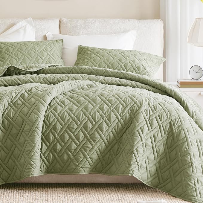 Comfort Spaces Kienna Bed Quilts King Size 3P, 104"x90" Olive Green Diamond | Soft Cozy Lightweight Summer Coverlet Cal King, Quilted Bedspreads Extra Layer, Modern Casual Bedroom Decor, OEKO-TEX