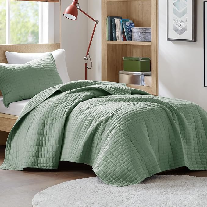 Comfort Spaces Kienna Twin Quilt Bedding Set 2 Piece, 66"x 90" Sage Green | Soft Cozy Lightweight Summer Twin XL Coverlet for College Dorm, Quilted Extra Layer, Modern Casual Bedroom Decor, OEKO-TEX