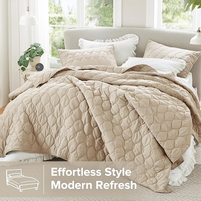 Comfort Spaces Kienna King Quilt Bedding Set 3 Piece, 104"x90" Beige Ogee | Soft Cozy Lightweight Summer Coverlet Cal King, Quilted Bedspreads Extra Layer, Modern Casual Bedroom Decor, OEKO-TEX