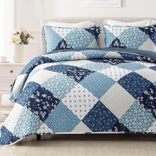 Exclusivo Mezcla Reversible Boho California King Quilt, Blue | Lightweight Soft Bedspreads, All Season Patchwork Coverlet Bedding Set, Printed Floral Pattern, 1 Quilt and 2 Pillow Shams