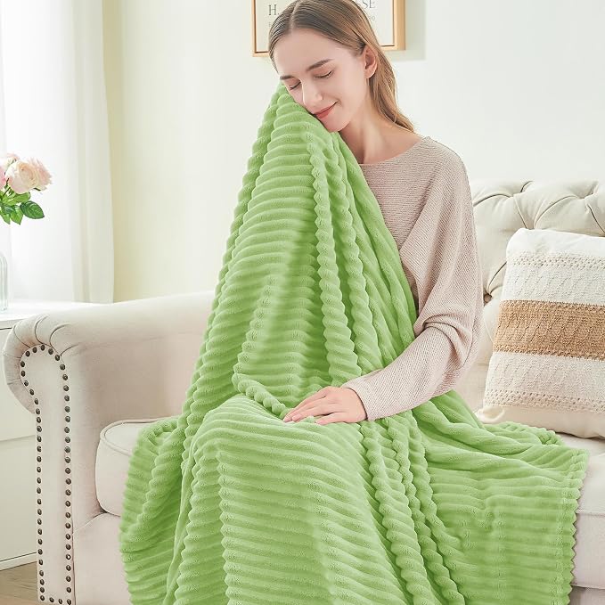 BEDELITE 3D Ribbed Jacquard Green King Size Blankets for Bed, 108x90 Inch | Soft Warm Decorative Fluffy Blanket, Cozy Fuzzy Lightweight Plush Fleece Throw Blankets for Bed, Room Decor, Gift for Women