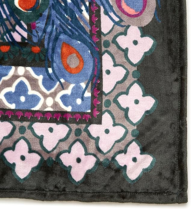 Vera Bradley Women's Fleece Throw Blanket – Soft Plush Blanket for Couch, Bedroom & Home Décor