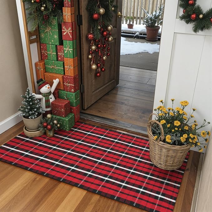 LEEVAN Christmas Red Outdoor Rug, Xmas Buffalo Plaid Washable Front Doormat | 2x4.3 Small Black and Red Checkered Entryway Rug, Woven Welcome Doormat for Layered Kitchen Bathroom Holiday Porch Decor