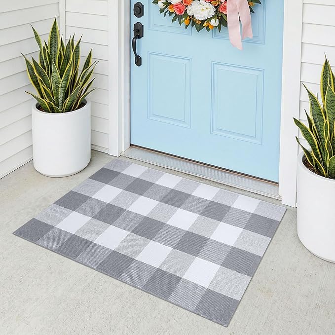 KOZYFLY Buffalo Plaid Area Rugs 2x3 Ft Grey and White Rug Front Door Mat | Washable Front Door Rug, Woven Cotton Indoor Outdoor Rug, Checkered Doormat for for Front Porch Kitchen Entryway Farmhouse