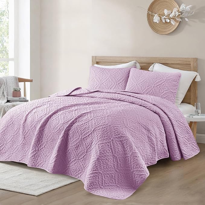 Exclusivo Mezcla California King Quilt Set, Lilac | Lightweight Soft Bedspreads Coverlets, All Season Bedding with 2 Pillow Shams, Modern Style for Bedroom Guest Room