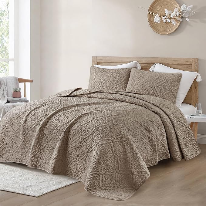 Exclusivo Mezcla Full Queen Quilt Set, Taupe | Lightweight Soft Bedspreads Coverlets, All Season Bedding with 2 Pillow Shams, Modern Style for Bedroom Guest Room
