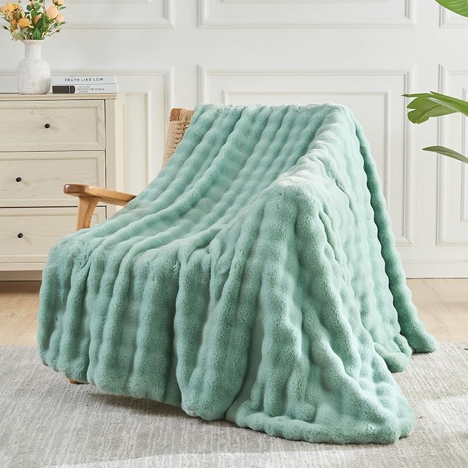 Green Faux Fur Bubble Throw Blanket Twin 60x80 Inch 550GSM Plush