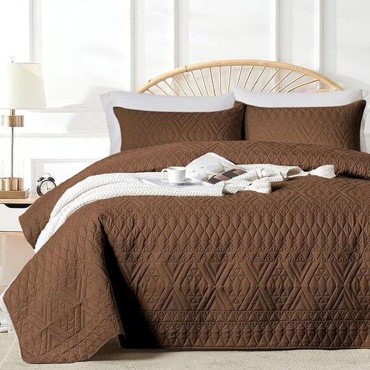 akkialla King/Cal King Size Quilt Bedding Set,Brown Lightweight Microfiber Soft Bedspread,Modern Style Geometric Pattern Coverlet Set for All Seasons,3 Piece(1 Quilt,2 Pillow Shams)