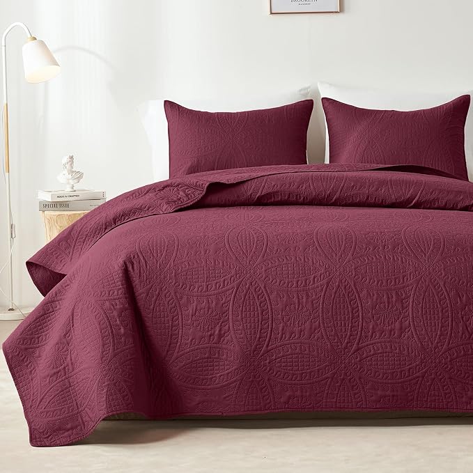 akkialla Burgundy Full/Queen Quilt Set, Ultrasonic Lightweight Bedspread Coverlet for Modern Minimalist Bedroom, Soft Microfiber Coin Pattern Bedding, 3-Piece (1 Quilt, 2 Pillow Shams) | Breathable fabric