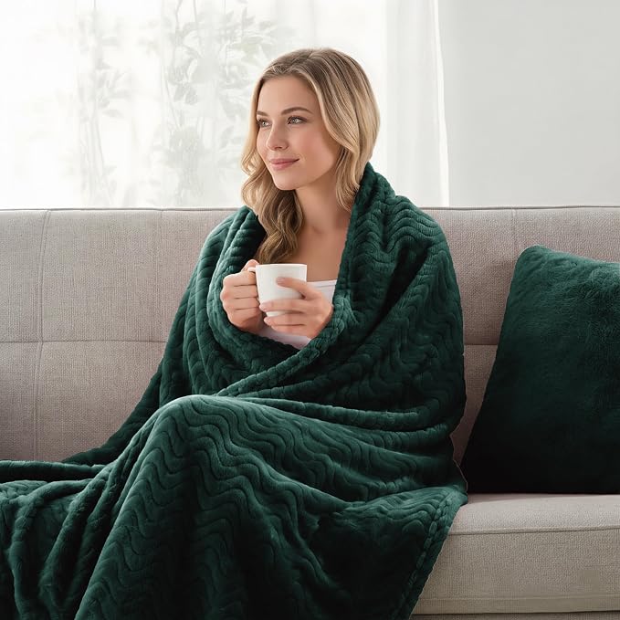 Exclusivo Mezcla Soft Fleece Blanket King Size for Bed, Sofa, Forest Green | 90"x104" Breathable Lightweight Flannel Blanket for Summer, Plush Cozy Jacquard Wave for Home Decor