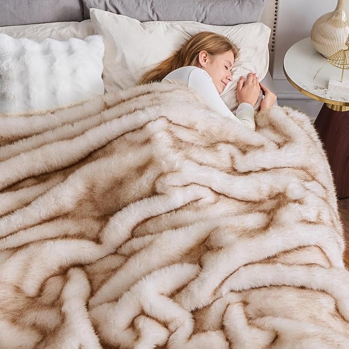 NEWCOSPLAY Faux Fur Thick Twin Blanket for Couch, Beige, 60"x80" | Luxury Fluffy Thick Warm Blanket for Couch Sofa Bed 1000GSM, Soft Plush Cozy Decorative Throw, Gift for Women Men