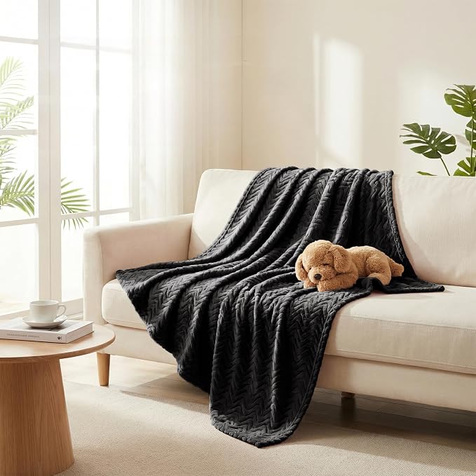 Exclusivo Mezcla Soft Fleece Blanket King Size for Bed, Sofa, Black | 90"x104" Breathable Lightweight Flannel Blanket for Summer, Plush Cozy Jacquard Wave for Home Decor
