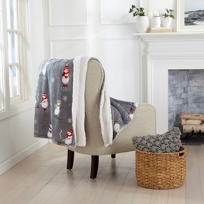 Great Bay Home Soft Velvet Plush and Sherpa Fleece 50" x 60" Holiday Throw Blanket | Christmas Throw for Sofa and Bed | Cozy & Warm Plush Throw Blanket | Holiday Blankets and Throws Eve Collection