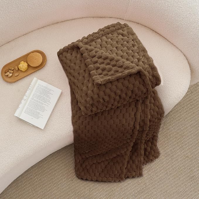 BEDELITE Brown Twin Blanket for Couch, Soft Cozy Gifts for Women, 60 * 80 | 3D Jacquard Decorative Fleece Blanket, Super Soft Plush Throws, Cute Birthday Gift for Women & Men, Suitable for All Seasons