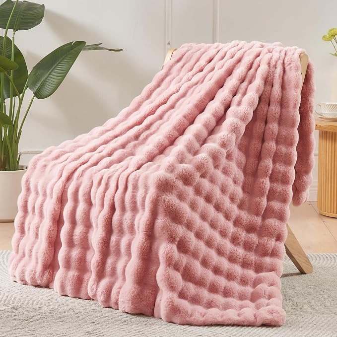 NEWCOSPLAY Faux Fur Fluffy Bubble Throw Blanket for Couch, Pink, 50"x60" | Soft Thick Warm Bubble Blanket for Couch Sofa Bed 550GSM, Plush Cozy Luxury Decorative Throw, Gift for Women Men