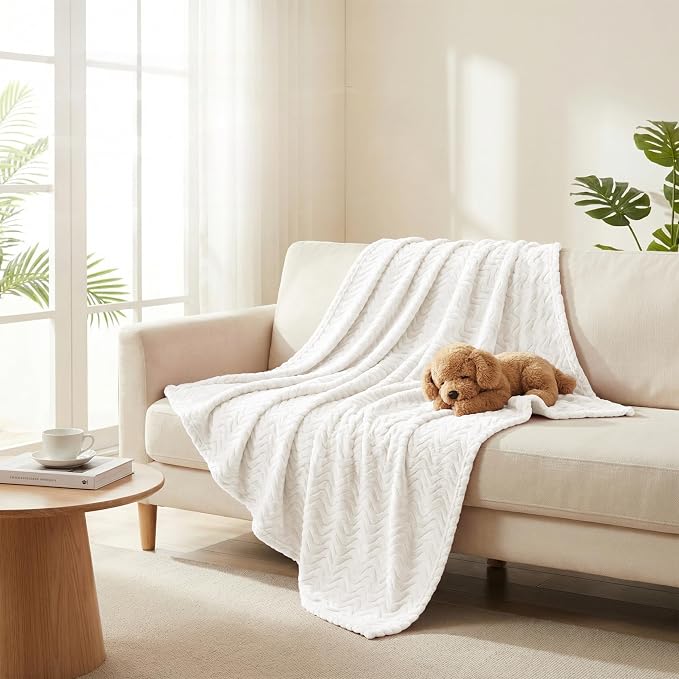 Exclusivo Mezcla Soft Fleece Blanket King Size for Bed, Sofa, Ivory | 90"x104" Breathable Lightweight Flannel Blanket for Summer, Plush Cozy Jacquard Wave for Home Decor