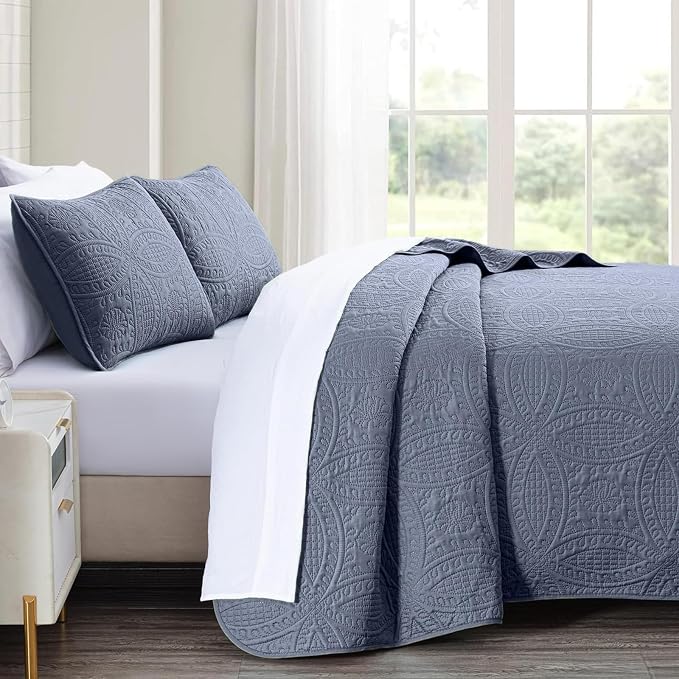 akkialla 118"x106" Bluish Grey California King Quilt Set, Oversized Floor-Length Bedspread, Modern Coin Pattern Microfiber Coverlet, 3-Piece All Season Bedding with 2 Pillow Shams