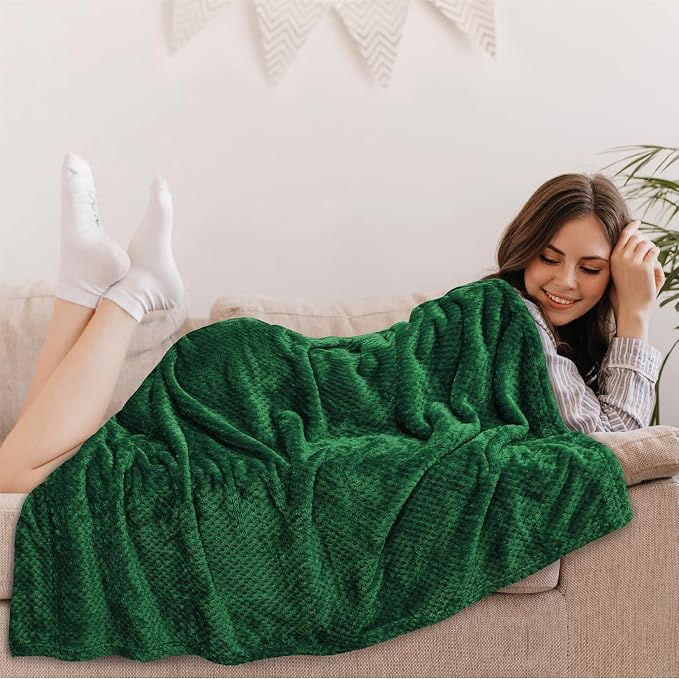 PAVILIA Emerald Green Fleece Throw Blanket for Couch Sofa Bed, Soft Fuzzy Waffle Jacquard Microfiber, Warm Lightweight Fade-Resistant Decorative All Season Throw, 60x80 Twin