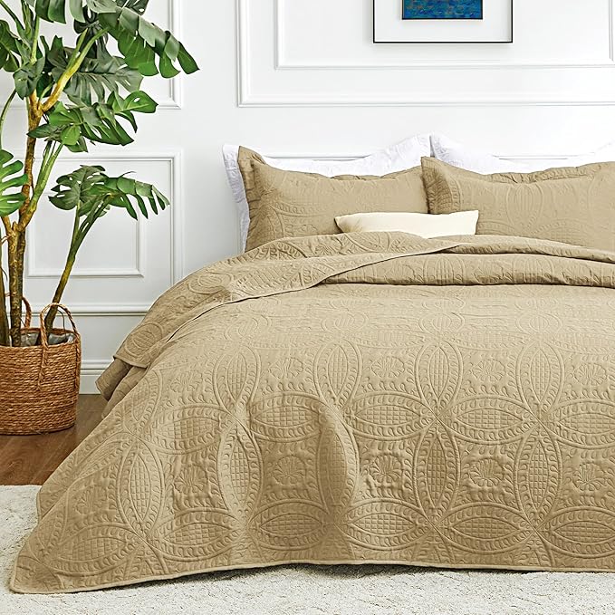Love's cabin Twin Quilt Set Camel Bedspreads - Soft Bed Fall Lightweight Bedspread Comforter - Modern Style Coin Pattern Coverlet for All Season - 2 Pieces (1 Quilt, 1 Pillow Sham)