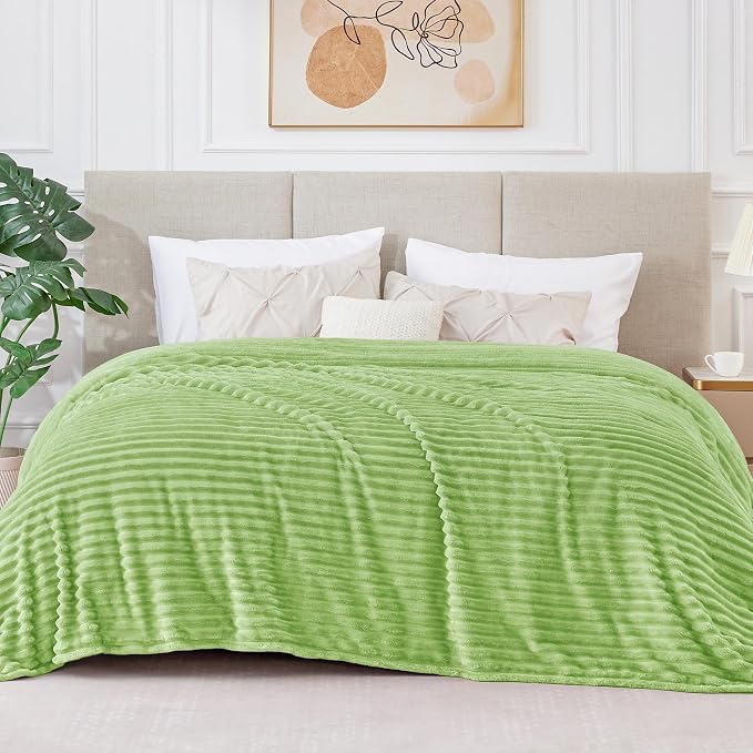 BEDELITE 3D Ribbed Jacquard Green King Size Blankets for Bed, 108x90 Inch | Soft Warm Decorative Fluffy Blanket, Cozy Fuzzy Lightweight Plush Fleece Throw Blankets for Bed, Room Decor, Gift for Women