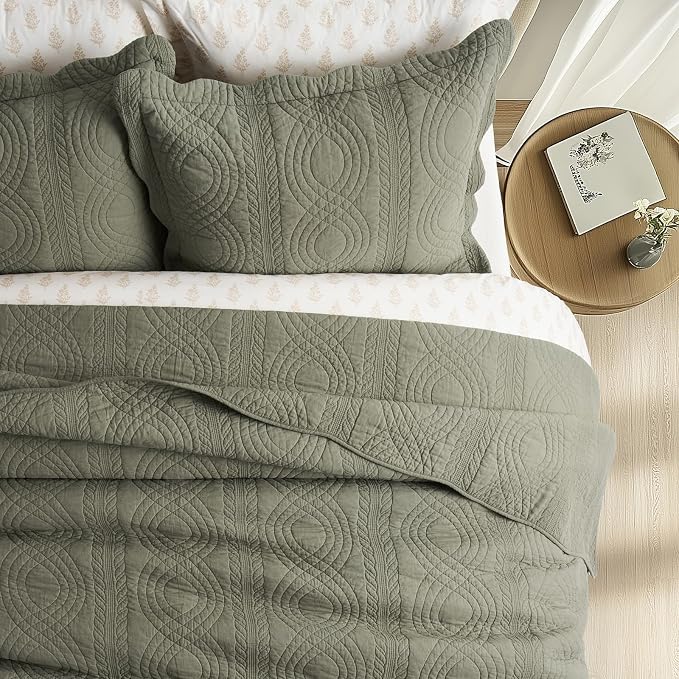 EverGrace 100% Cotton Scallop Quilt Set, King Size, Olive Green | Scalloped Border, Timeless Chic Aesthetic, All-Season Comfort, Perfect French Country Bedroom Decor, 3 Piece Set with 2 Shams