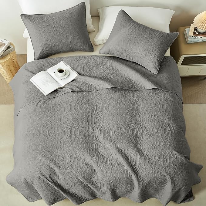 akkialla Dark Grey King/Cal King Quilt Set, Ultrasonic Lightweight Bedspread Coverlet for Modern Minimalist Bedroom, Soft Microfiber Coin Pattern Bedding, 3-Piece (1 Quilt, 2 Pillow Shams) | Breathable fabric