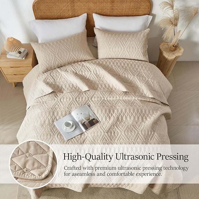 akkialla King/Cal King Size Quilt Bedding Set,Beige Lightweight Microfiber Soft Bedspread,Modern Style Geometric Pattern Coverlet Set for All Seasons,3 Piece(1 Quilt,2 Pillow Shams)