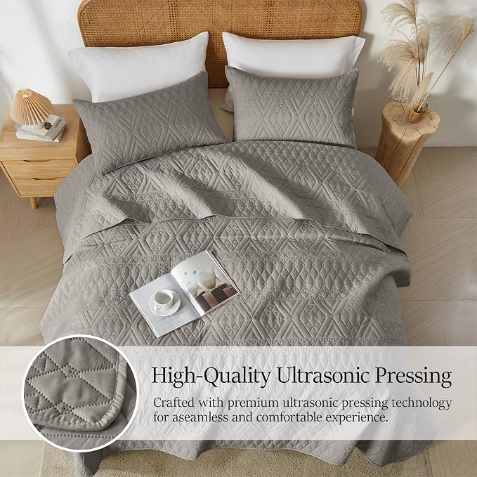 akkialla Twin Size Quilt Bedding Set,Dark Grey Lightweight Microfiber Soft Bedspreads,Modern Style Geoetric Pattern Coverlet Set for All Seasons,2 Piece(1 Quilt,1Pillow Sham)
