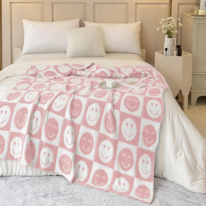 Ultra Soft Cozy Happy Smiling Face Checkered Knitted Throw Blanket Fluffy Microfiber Checkerboard Bed Blanket Lightweight Both Sides Blanket for Couch Sofa Bed (Smile Pink, Throw 50“x60”)