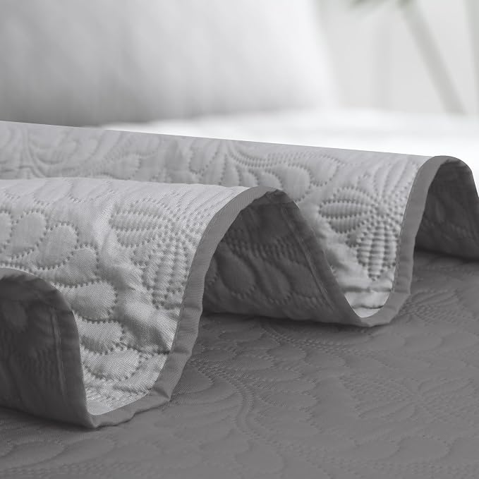 Easy-Going Reversible Quilt Set Twin, Bedspread with 1 Shams | Olive leaf-Gray/Light Gray, Lightweight Microfiber Bed Comforter, 1 Quilt + 1 Pillow Shams, All-Season Coverlets for Bedroom