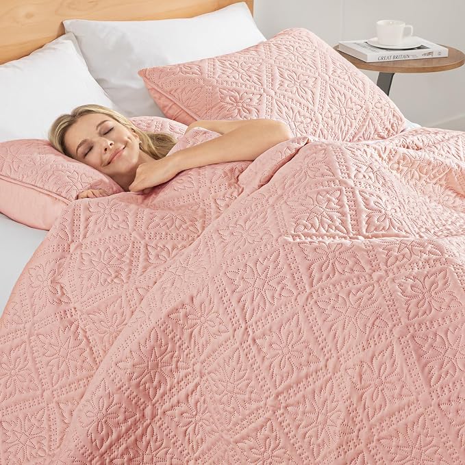 Exclusivo Mezcla California King Quilt Set, Blush Pink | Lightweight Soft Bedspreads Coverlets, All Season Bedding with 2 Pillow Shams, Modern Style for Bedroom Guest Room