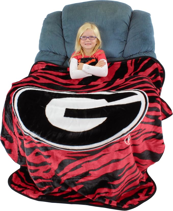 College Covers Georgia Bulldogs Raschel Throw Blanket, 60 in by 50 in