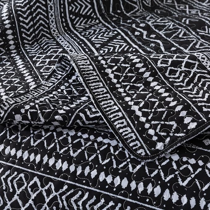 Travan 3-Piece Queen Quilt Set Striped Pattern Microfiber Soft Lightweight Bedding Set with Shams for All Season, Black Strips, Queen Size