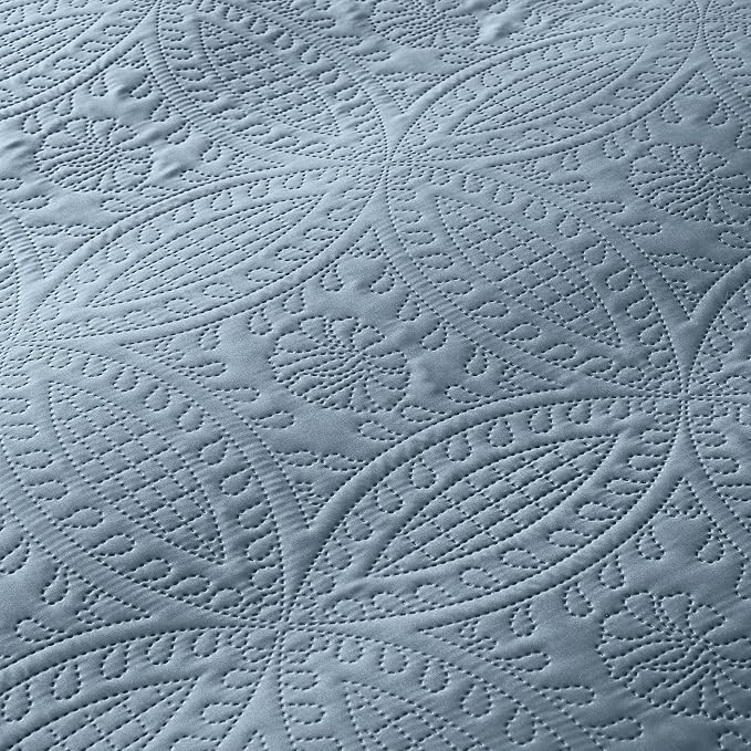 akkialla Dusty Blue Full/Queen Quilt Set,Ultrasonic Lightweight Bedspread Coverlet for Modern Minimalist Bedroom,Soft Microfiber Coin Pattern Bedding,3-Piece (1 Quilt,2 Pillow Shams)