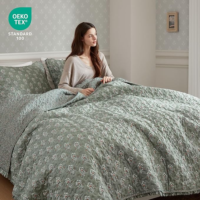 Madison Park Vintage Floral Quilt Set, 3PC King/Cal King Reversible Bed Set | Lightweight Bedspread Set with 2 Shams, Traditional Block Print Coverlets with Ruffled Edge, Sage Green
