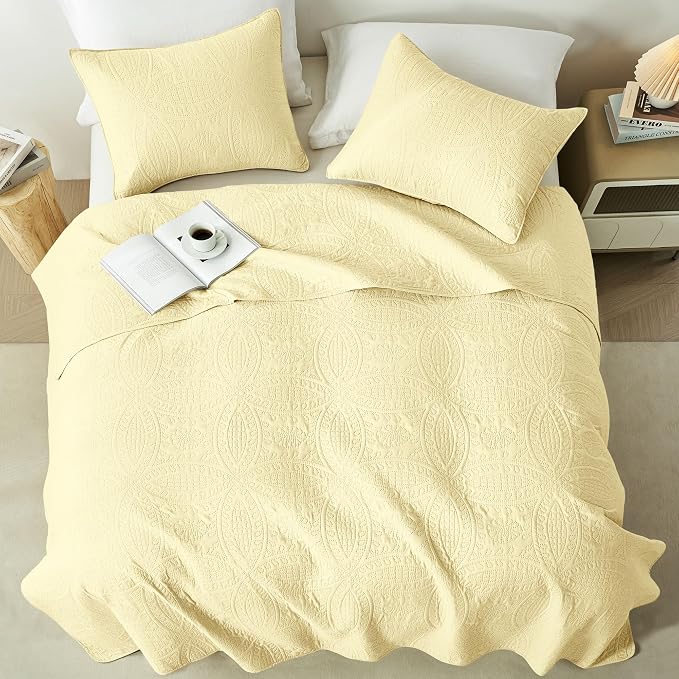 akkialla Butter Yellow King/Cal King Quilt Set,Ultrasonic Lightweight Bedspread Coverlet for Modern Minimalist Bedroom,Soft Microfiber Coin Pattern Bedding,3-Piece (1 Quilt,2 Pillow Shams)
