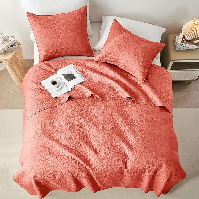 akkialla Mocha Coral King/Cal King Quilt Set,Ultrasonic Lightweight Bedspread Coverlet for Modern Minimalist Bedroom,Soft Microfiber Coin Pattern Bedding,3-Piece (1 Quilt,2 Pillow Shams)