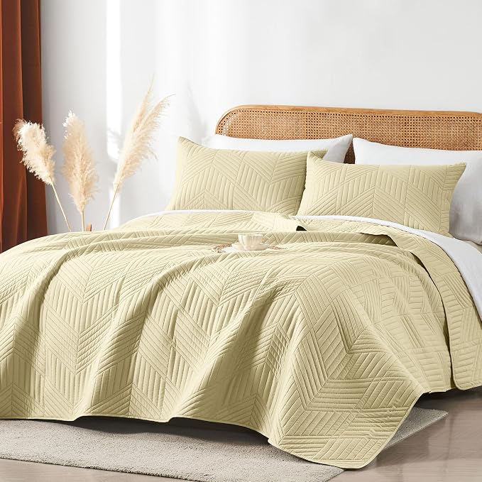 Davulos Full/Queen Quilt Set in Butter Yellow,Soft Reversible Microfiber Bedspread for All-Season Use,Lightweight Coverlet with Modern Geometric Pattern (1 Quilt, 2 Pillow Shams)