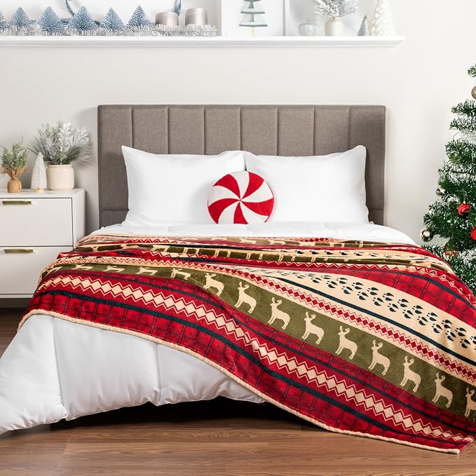 Pavilia Plush Red Christmas Fleece Throw Blanket - Soft, Warm Winter Cabin Throw, 50x60