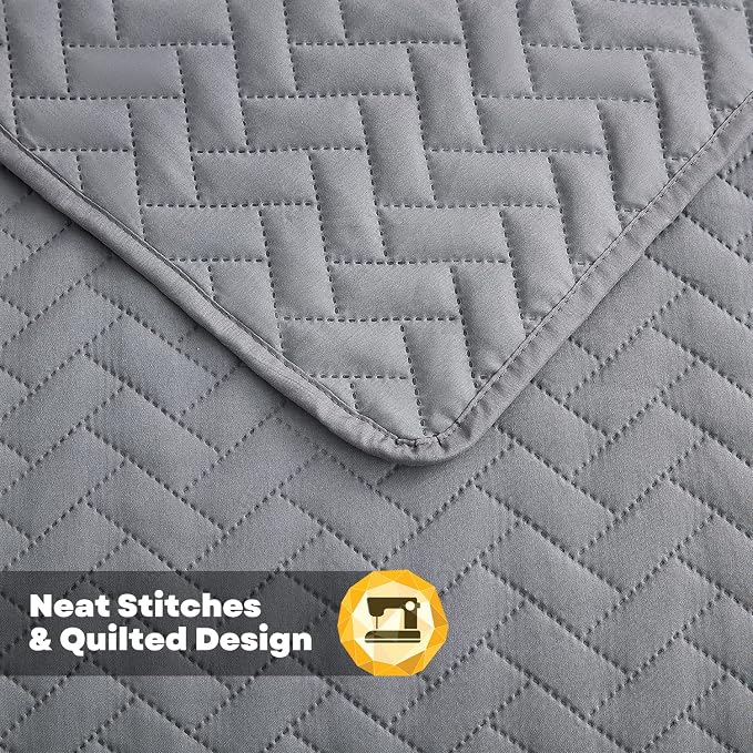 Maple&Stone Grey Quilt Set Twin/Twin XL, Extra Long Bedspread | Breathable Coverlet with Chevron Pattern, All-Season Dorm Bed Cover Set Bedding Decor 2 Piece