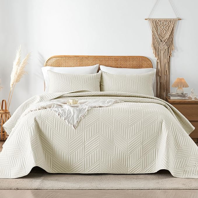 Davulos Twin Quilt Set, Cream Lightweight Reversible Bedspread for All Seasons, Soft Modern Microfiber Geometric Coverlet for Kids or Guest Bedroom (1 Quilt, 1 Pillow Sham)