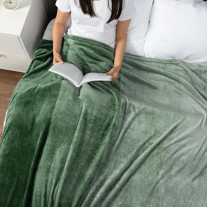 PAVILIA Green Ombre Fleece Throw Blanket for Couch Sofa Bed, 50x60