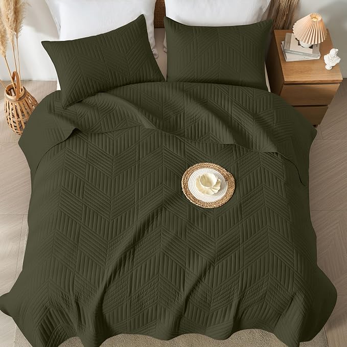 Davulos King Quilt Bedding Set,Green Ultrasonic King/Cal King Quilt Set Reversible Microfiber Bedspread,Lightweight Soft Modern Geometric Coverlet Set for All Seasons(1 Quilt,2 Pillow Shams)