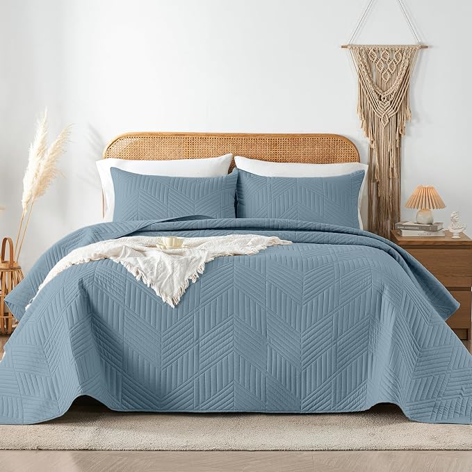 Davulos Twin Quilt Set,Dusty Blue Lightweight Reversible Bedspread for All Seasons,Soft Modern Microfiber Geometric Coverlet for Dorm Room or Guest Bedroom(1 Quilt,1 Pillow Sham)