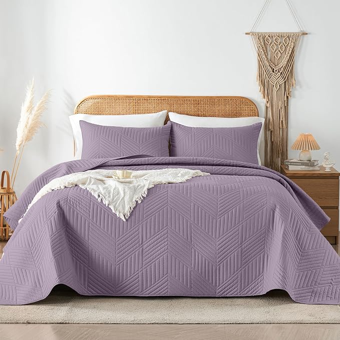 Davulos Full/Queen Quilt Set in Grayish Purple,Soft Reversible Microfiber Bedspread for All-Season Use,Lightweight Coverlet with Modern Geometric Pattern (1 Quilt, 2 Pillow Shams)
