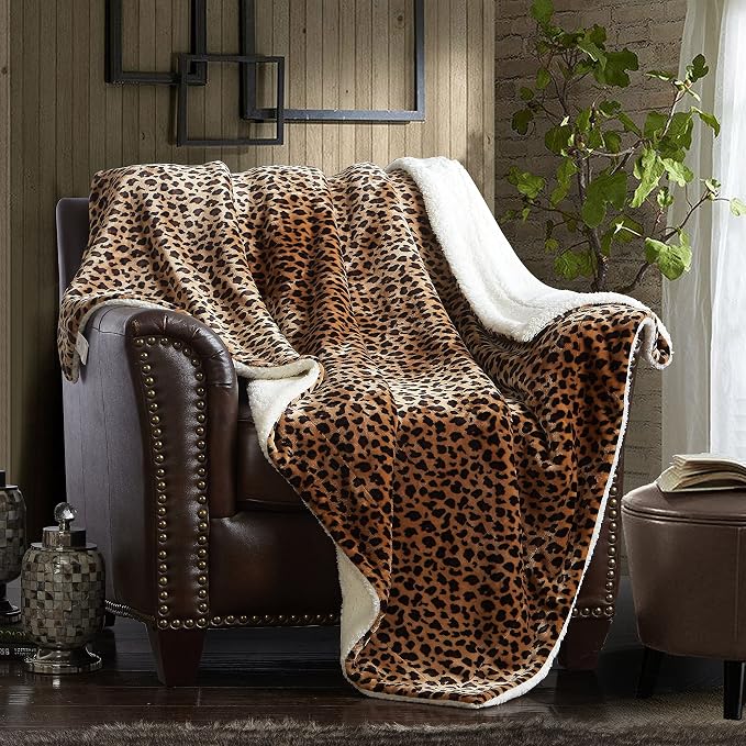 MERRYLIFE Cheetah Print Sherpa Throw Blanket Ultra-Plush Comfort | Decorative, Soft, Colorful | Home, Couch, Outdoor, Travel Use (Leopard, 60" 70")