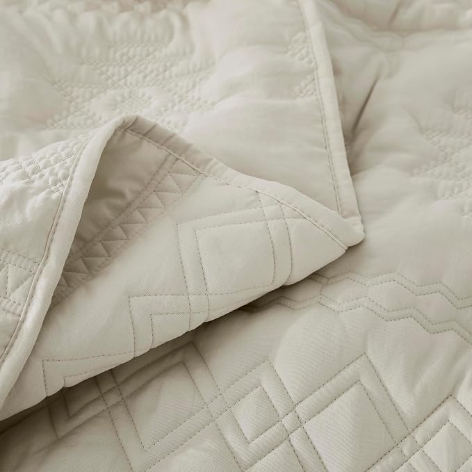 WDCOZY Beige Boho Queen Size Quilt Bedding Set with 2 Pillow Shams, Farmhouse Lightweight Soft Bedspread Coverlet for All Season, 3 Pieces, 90x90 inches