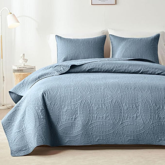 akkialla Dusty Blue King/Cal King Quilt Set,Ultrasonic Lightweight Bedspread Coverlet for Modern Minimalist Bedroom,Soft Microfiber Coin Pattern Bedding,3-Piece (1 Quilt,2 Pillow Shams)